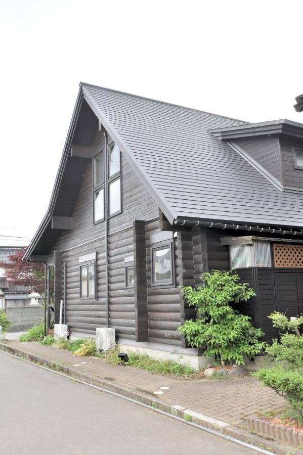 Carrefour Guesthouse カルフール ゲストハウス Toyama Station Exteriér fotografie